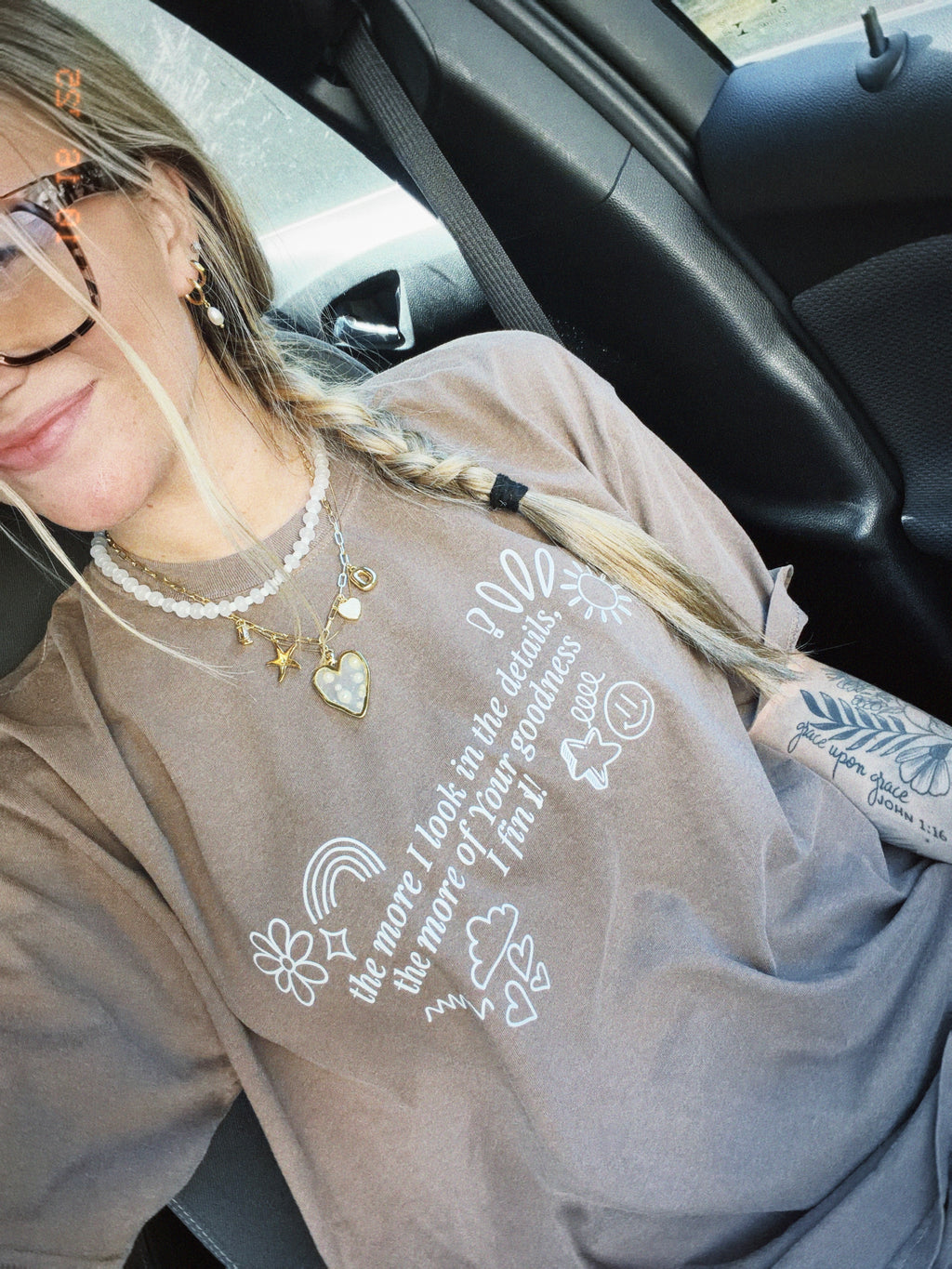 in the details graphic tee - espresso