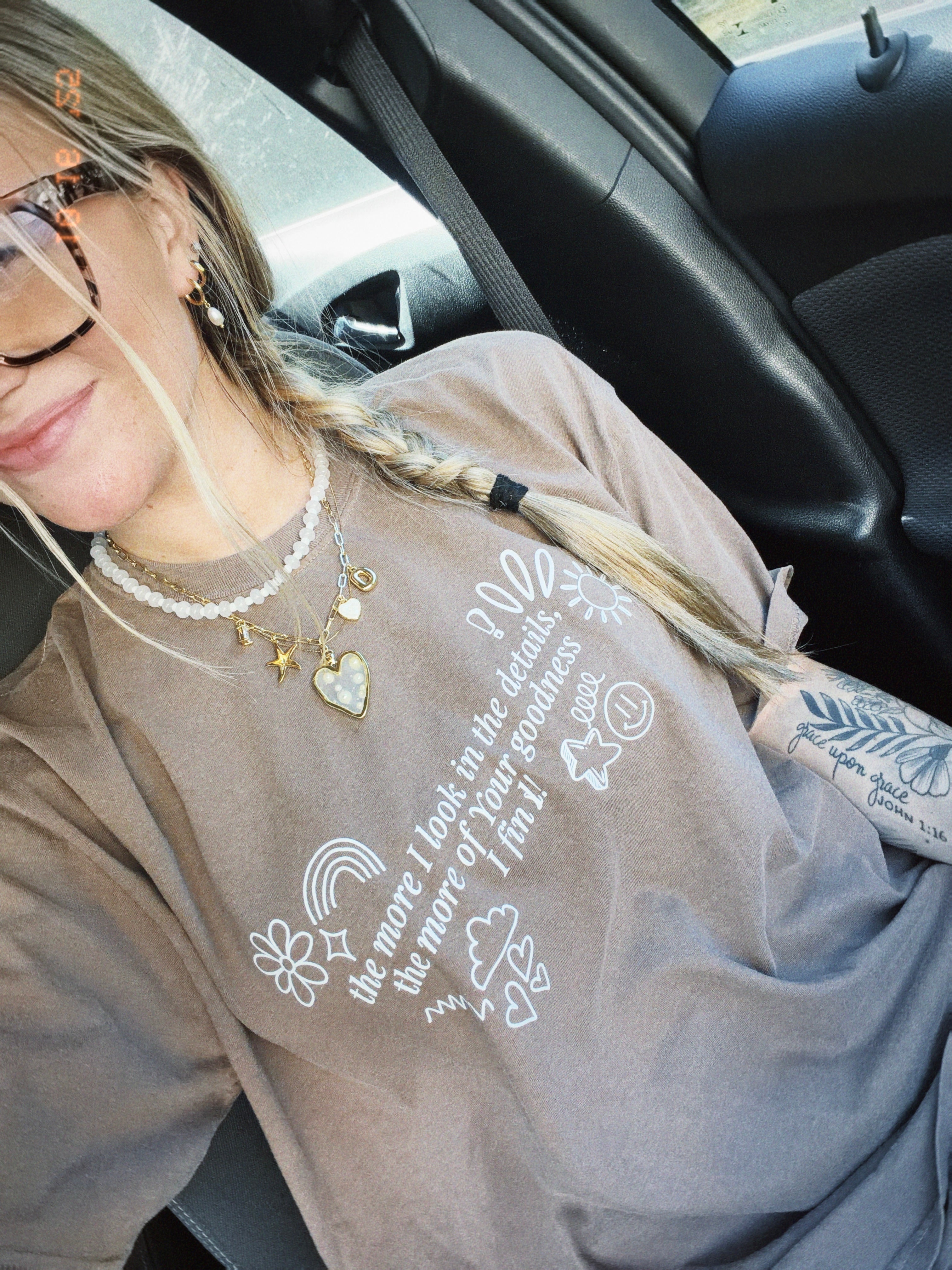 in the details graphic tee - espresso